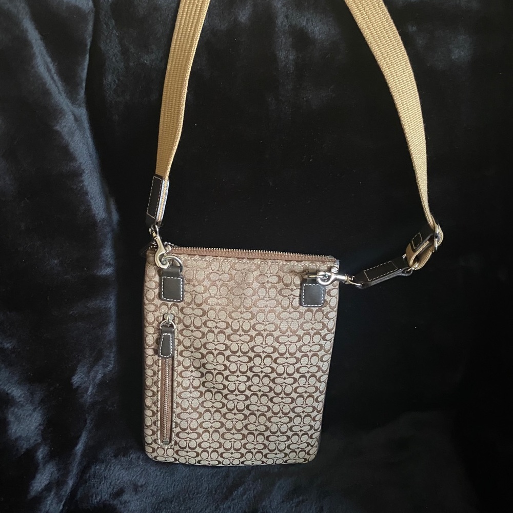 💯 Authentic Coach crossbody - Picture 2 of 3
